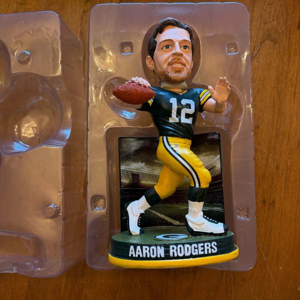 Aaron Rodgers Green Bay Packers FOCO Legends of The Field Limited Edition Bobble